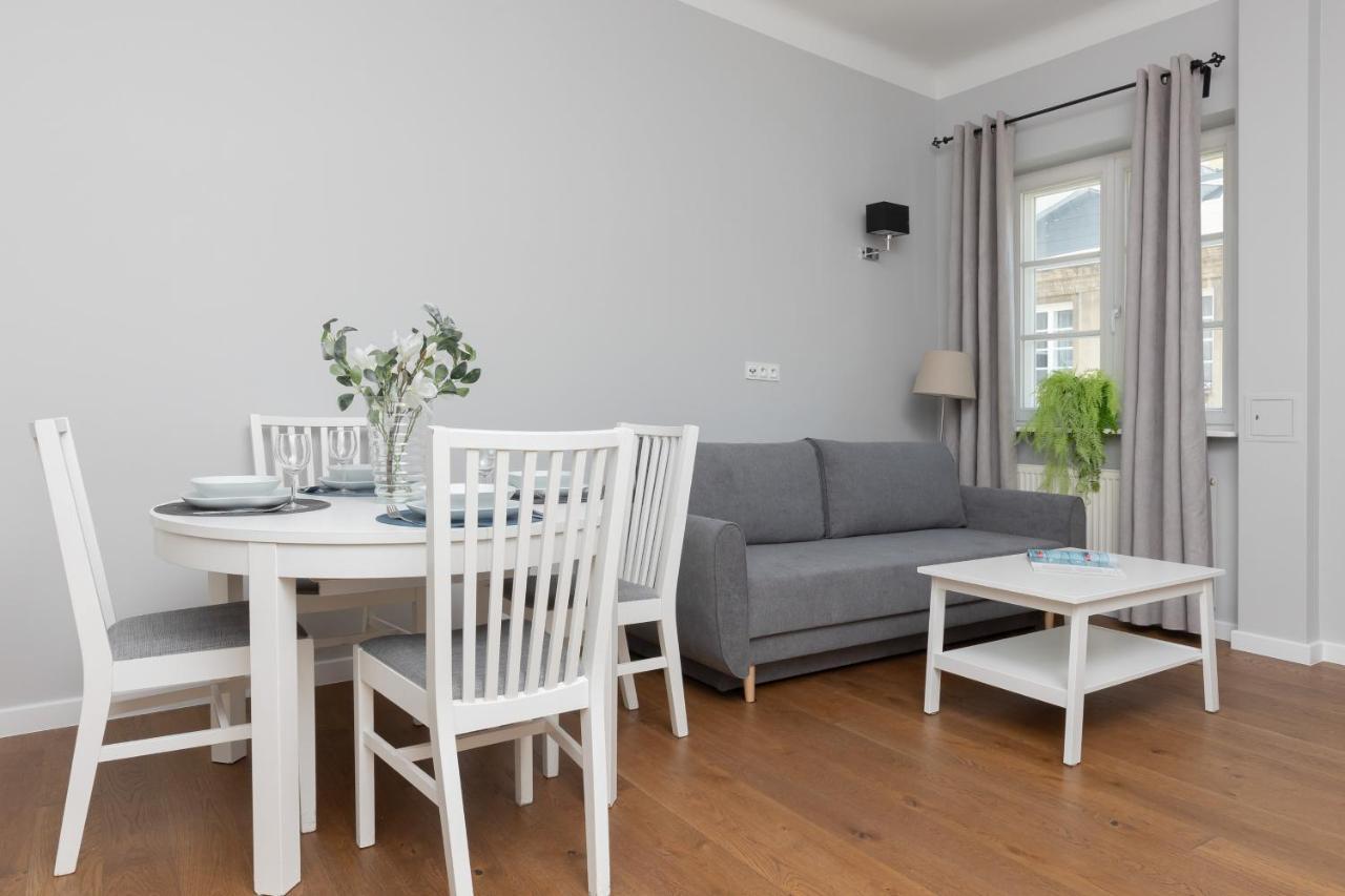 City Center Aparthotel Chmielna By Noclegi Renters Varsovia Exterior foto