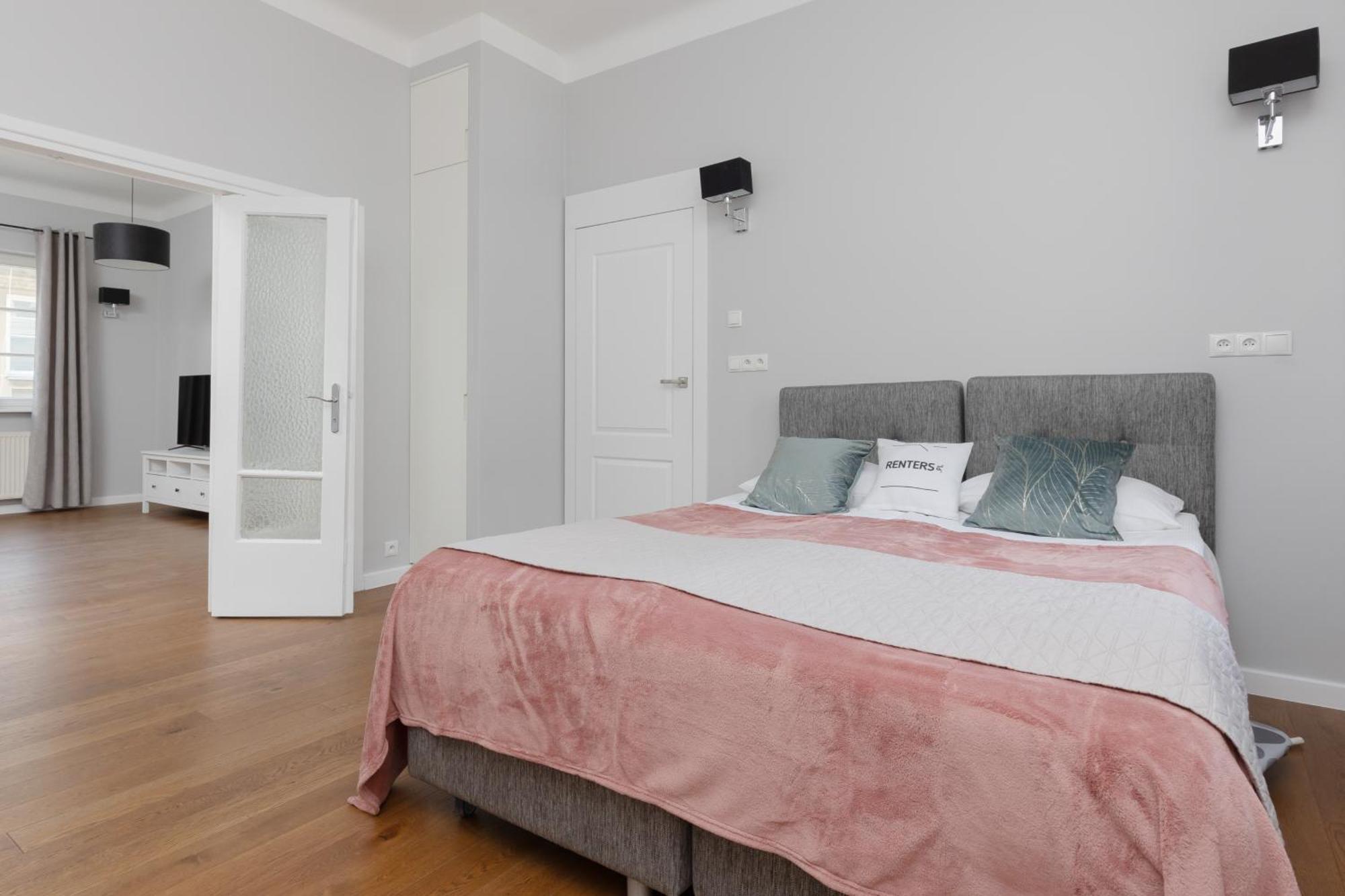 City Center Aparthotel Chmielna By Noclegi Renters Varsovia Exterior foto
