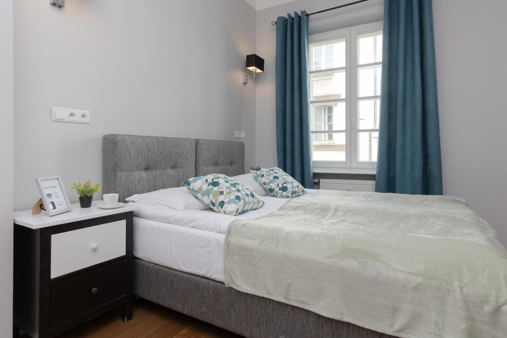 City Center Aparthotel Chmielna By Noclegi Renters Varsovia Exterior foto