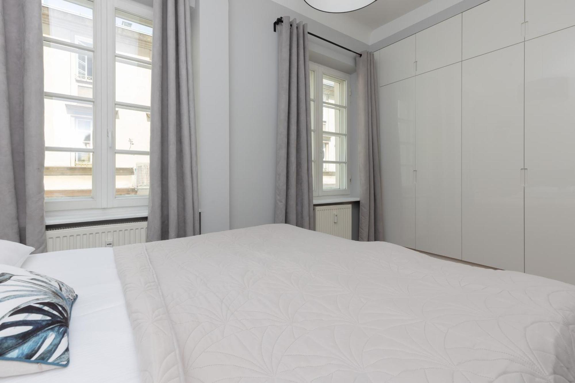 City Center Aparthotel Chmielna By Noclegi Renters Varsovia Exterior foto