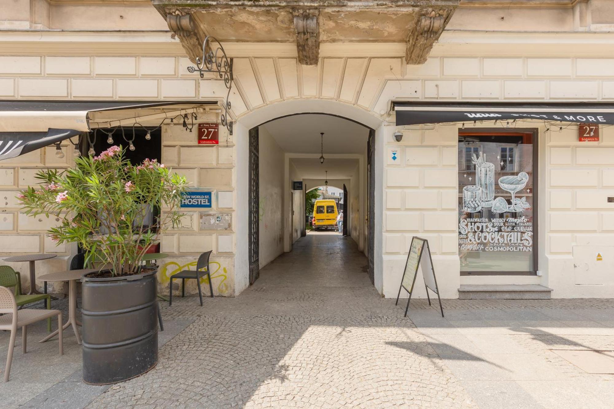 City Center Aparthotel Chmielna By Noclegi Renters Varsovia Exterior foto